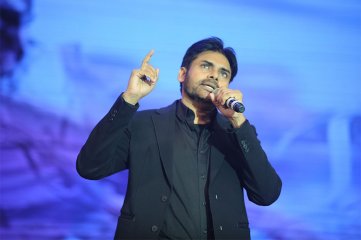 Attarintiki Daredi Thank You Meeting